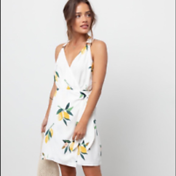 Rails Dresses & Skirts - RAILS Trista Lemon Print Wrap Dress In Lemon Grove size Medium